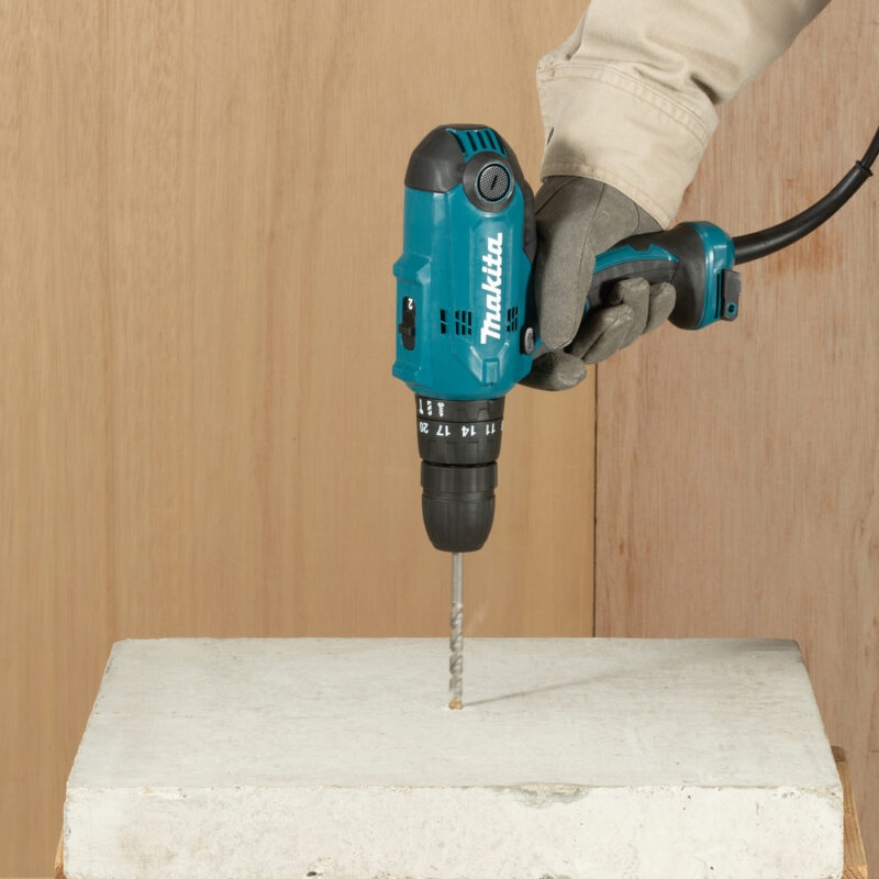 Ударная дрель Makita HP0300