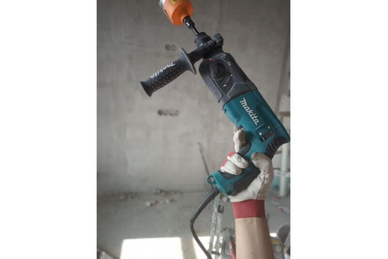 Перфоратор Makita HR 2470