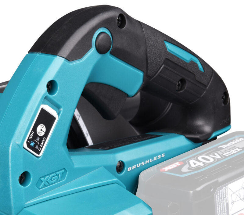 Дисковая аккумуляторная пила Makita XGT BL 40В HS009GZ