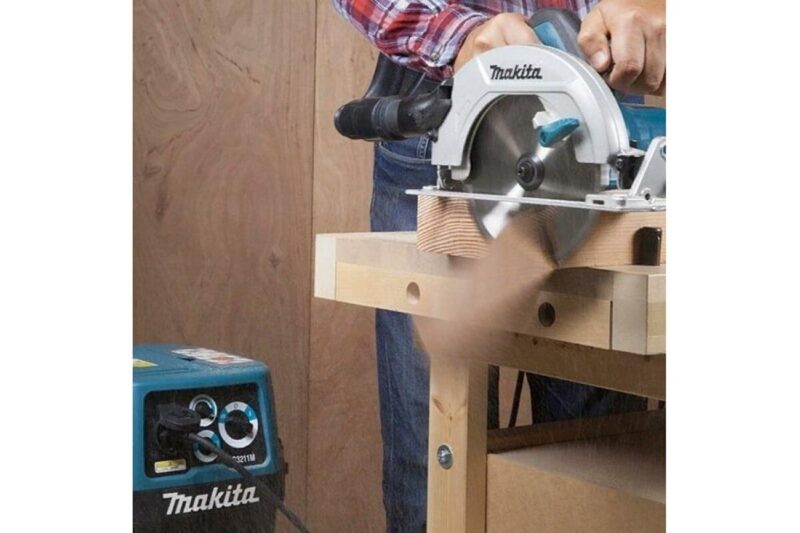 Дисковая пила Makita HS7600