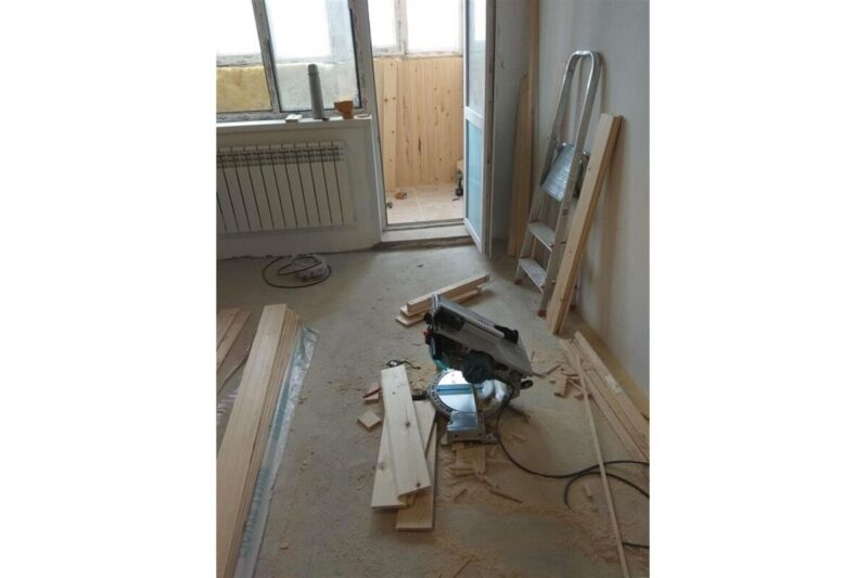 Комбинированная торцовочная пила Makita LH 1040 F
