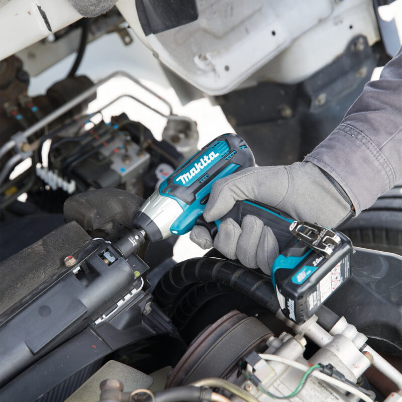 Аккумуляторный гайковерт Makita TW140DWAE