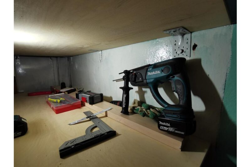 Аккумуляторный перфоратор Makita LXT DHR202Z