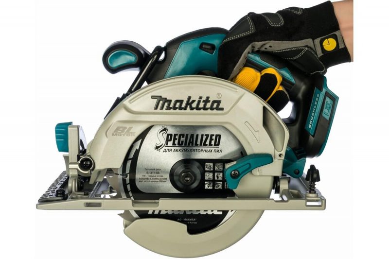 Аккумуляторная дисковая пила Makita LXT DHS680Z