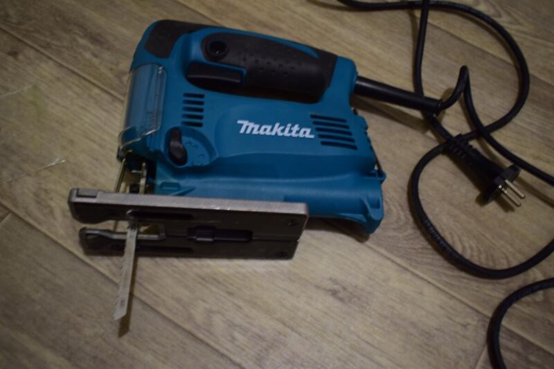 Электролобзик Makita 4329