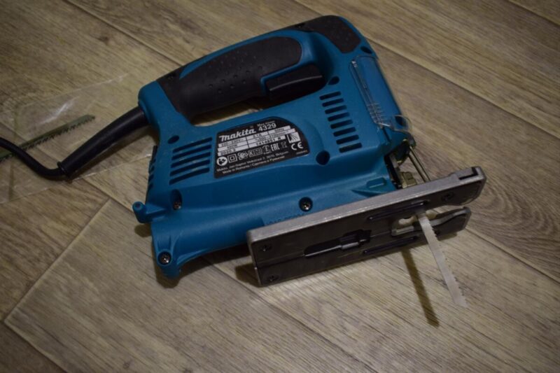 Электролобзик Makita 4329