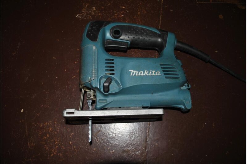 Электролобзик Makita 4329