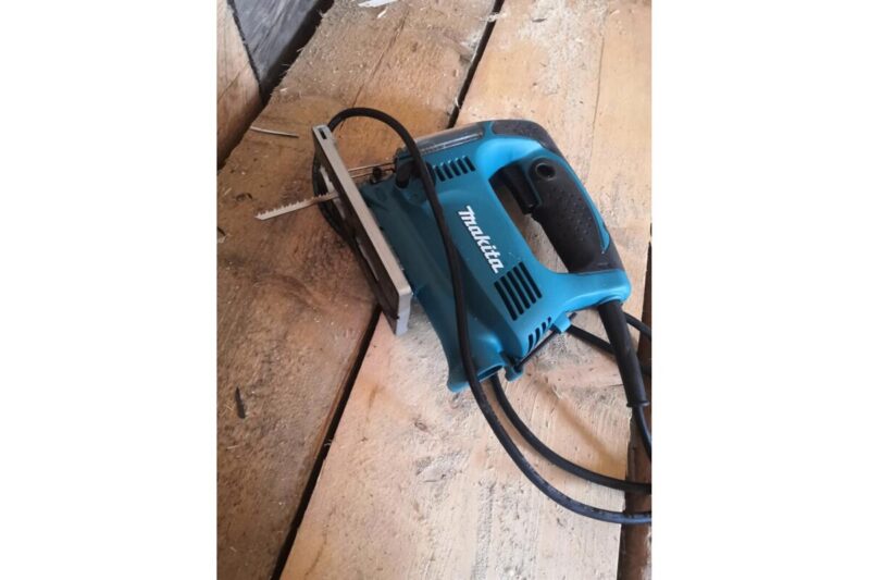 Электролобзик Makita 4329