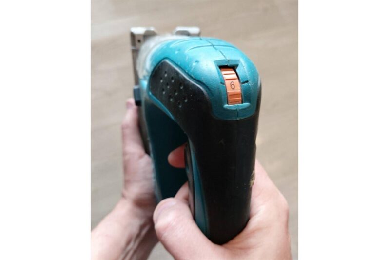 Электролобзик Makita 4329