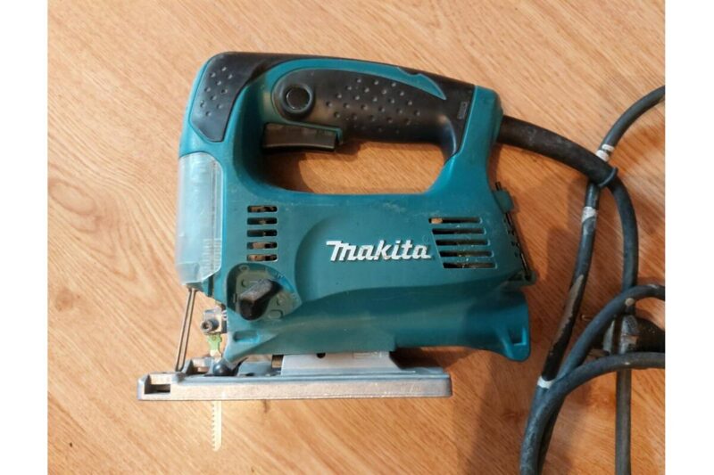 Электролобзик Makita 4329