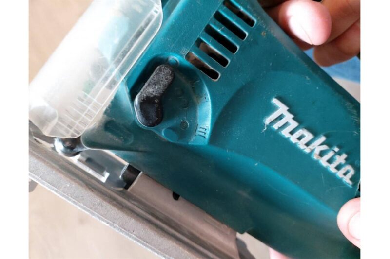 Электролобзик Makita 4329
