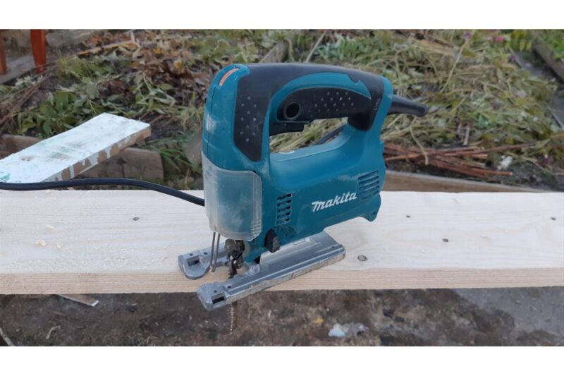 Электролобзик Makita 4329