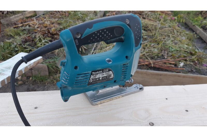 Электролобзик Makita 4329