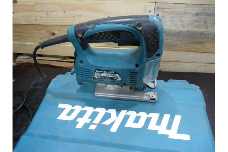 Электролобзик Makita 4329