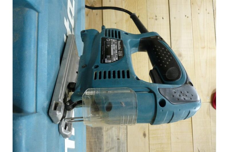 Электролобзик Makita 4329