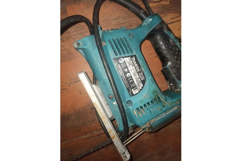 Электролобзик Makita 4329