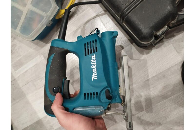 Электролобзик Makita 4329