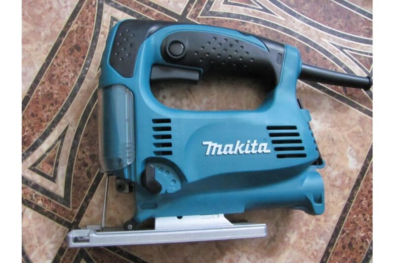 Электролобзик Makita 4329