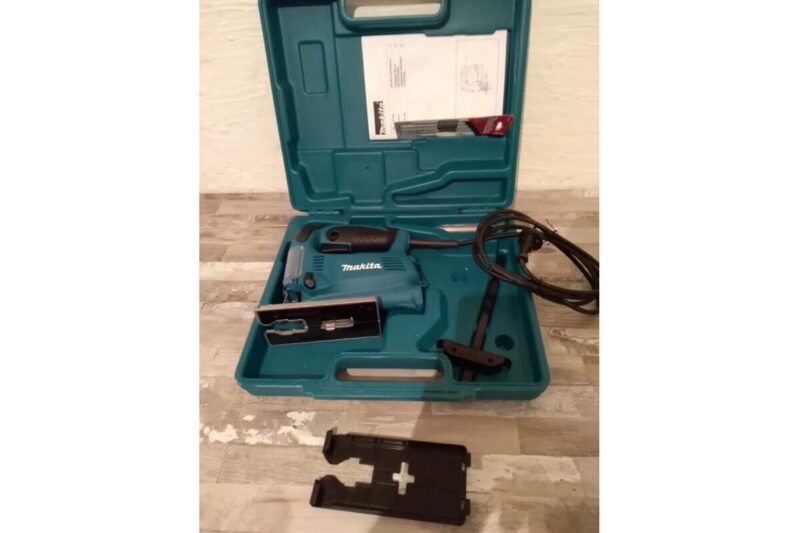 Электролобзик Makita 4329