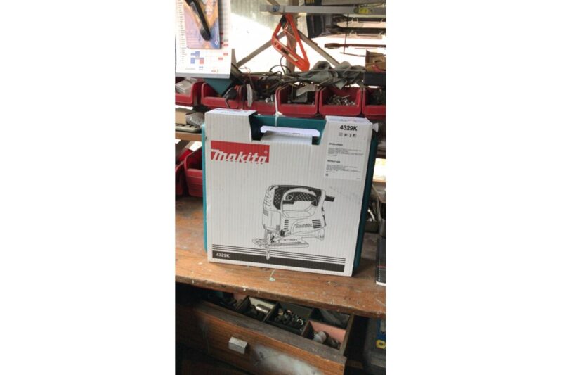 Электролобзик Makita 4329