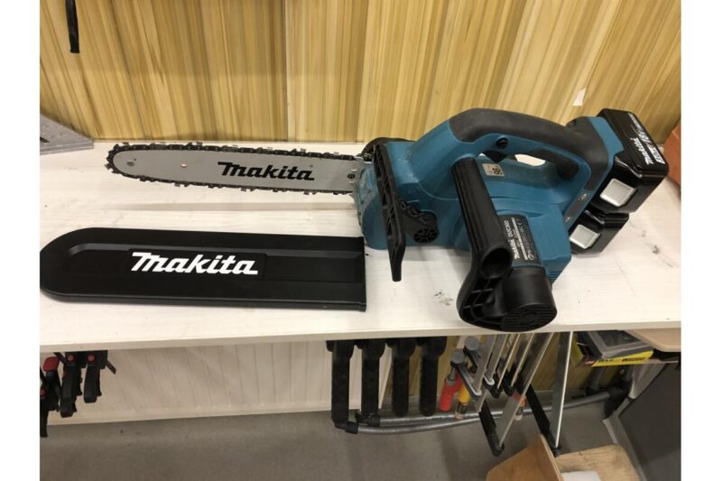 Цепная пила Makita LXT DUC302Z