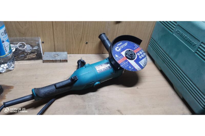 Угловая шлифмашина Makita GA 6021 C