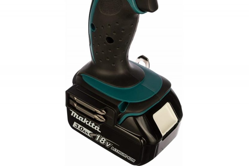 Аккумуляторная дрель-шуруповерт Makita DHP451RFE