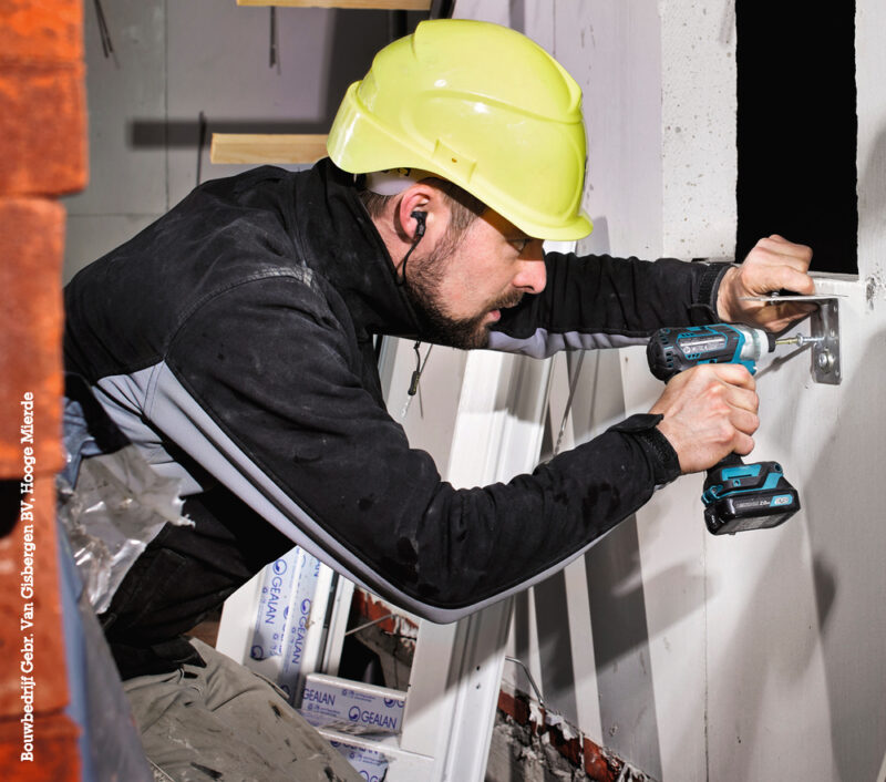 Аккумуляторный ударный шуруповерт Makita TD111DWAE