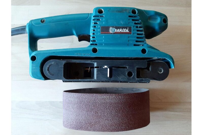 Ленточная шлифмашина Makita 9910