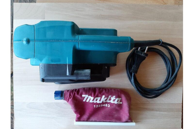 Ленточная шлифмашина Makita 9910