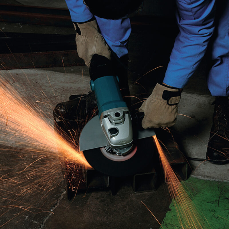 Угловая шлифмашина Makita GA 9010 C