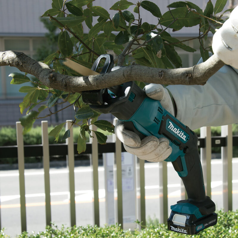 Сабельная пила Makita CXT JR105DWAE