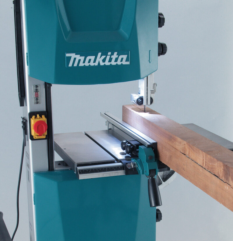 Ленточная пила Makita LB1200F