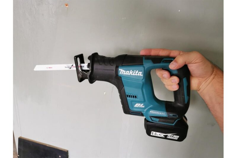 Сабельная пила Makita LXT DJR188Z