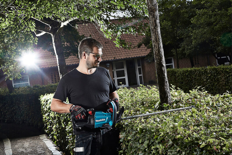 Кусторез Makita LXT DUH502Z