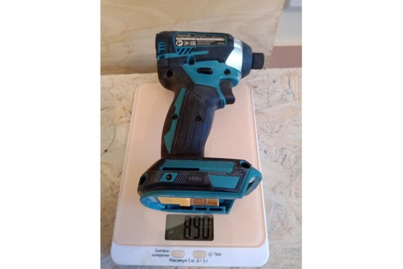 Аккумуляторный ударный шуруповерт Makita DTD154RFE