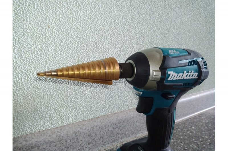 Аккумуляторный ударный шуруповерт Makita DTD154RFE