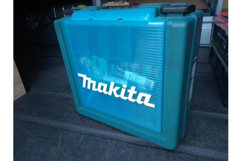 Дрель ударная Makita HP1630