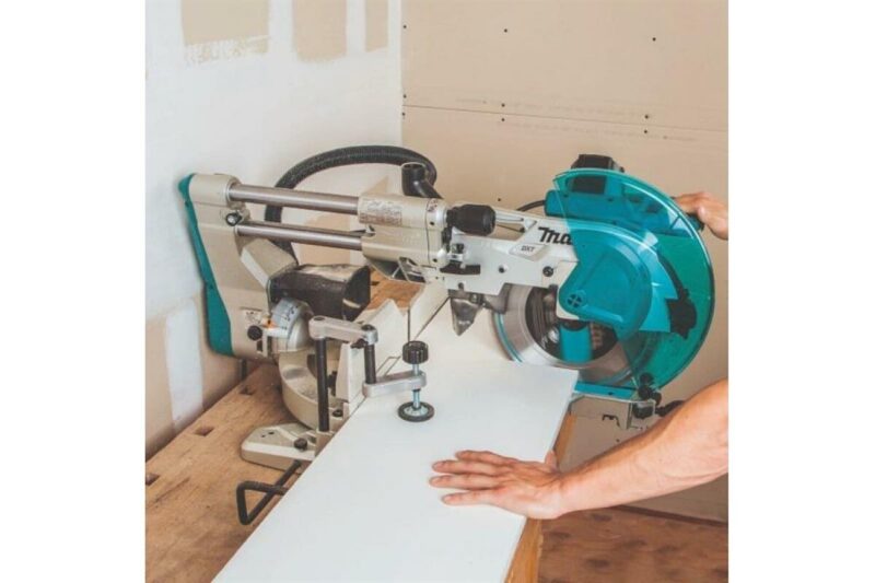 Торцовочная пила Makita LS1219L