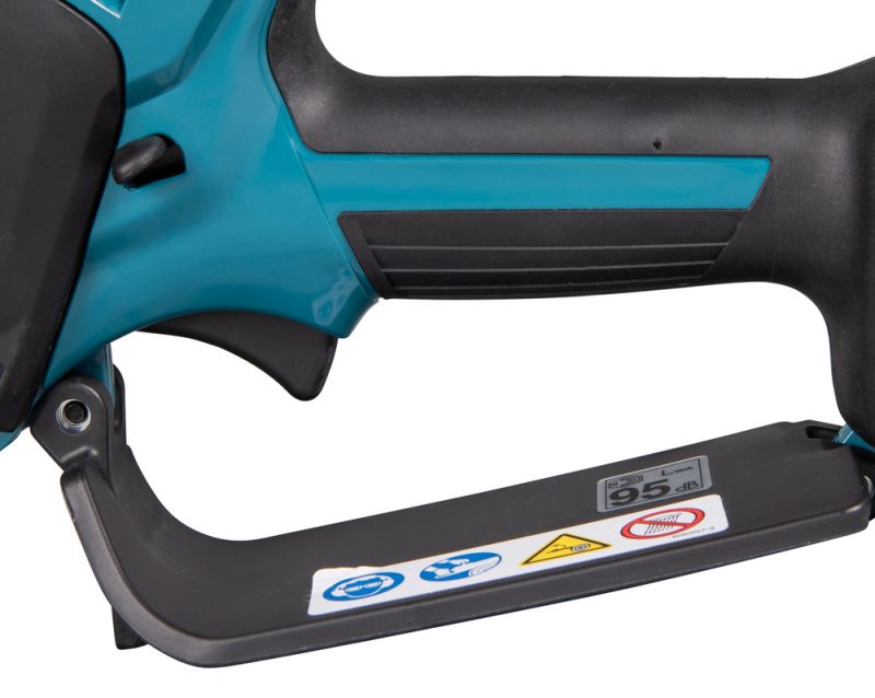 Цепная пила Makita LXT UC100DWA