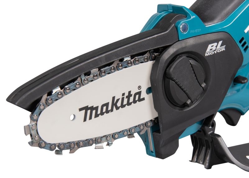 Цепная пила Makita LXT UC100DWA