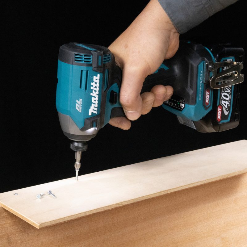 Аккумуляторный ударный шуруповерт Makita TD003GA201