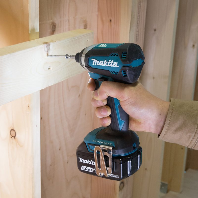 Аккумуляторная ударная дрель-шуруповерт Makita DTD153RT