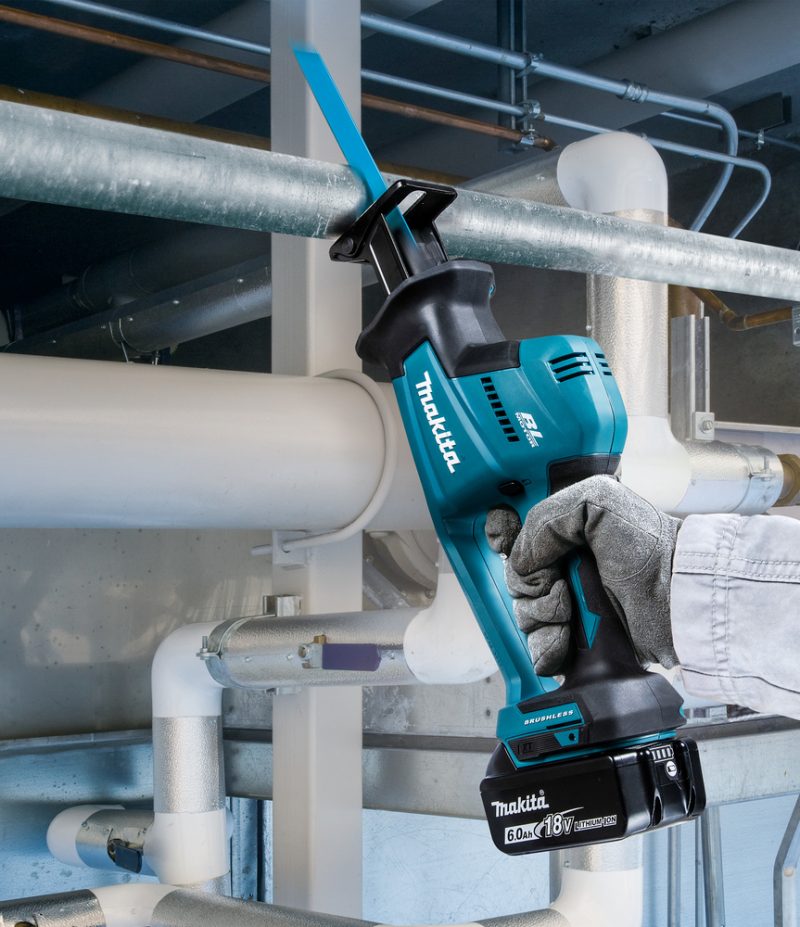 Аккумуляторная сабельная пила Makita LXT BL 18В, ход 22мм, рез 255мм, XPT, электрический тормоз, регулиров DJR189Z