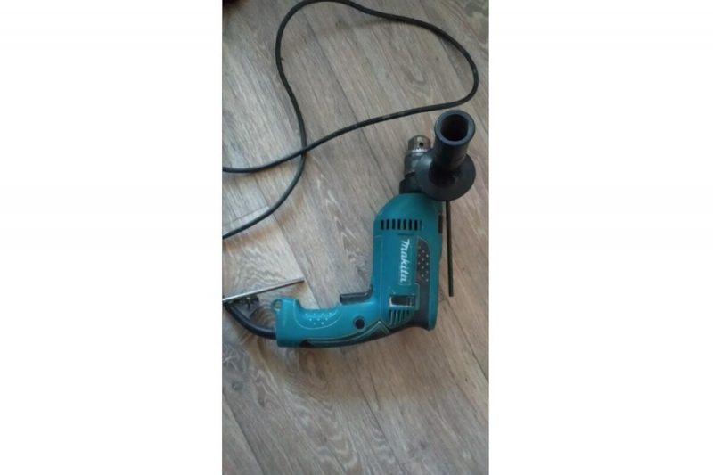 Ударная дрель Makita HP1640