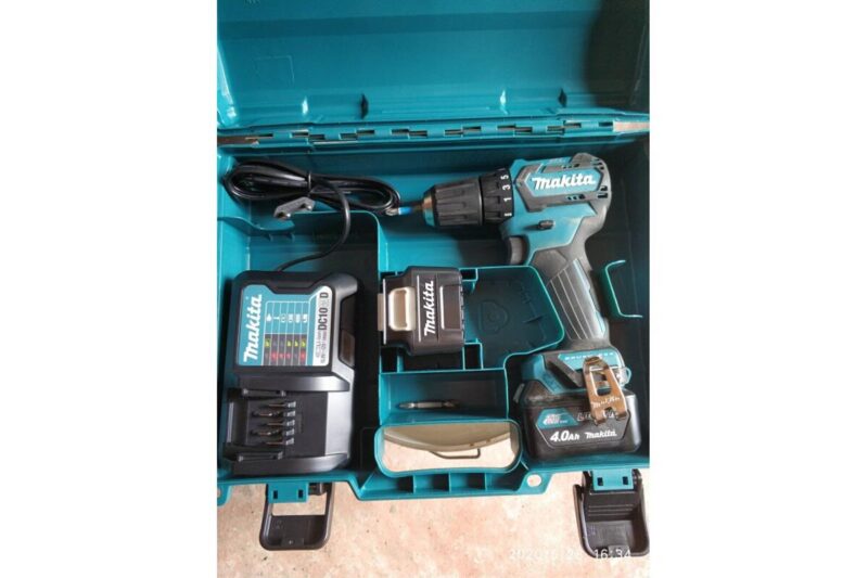 Аккумуляторная дрель-шуруповерт Makita CXT DF332DWME