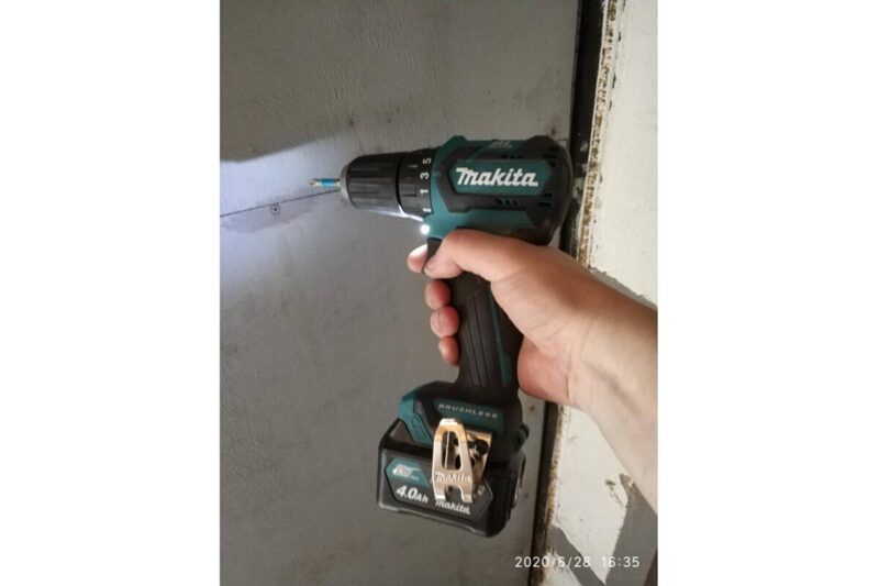 Аккумуляторная дрель-шуруповерт Makita CXT DF332DWME