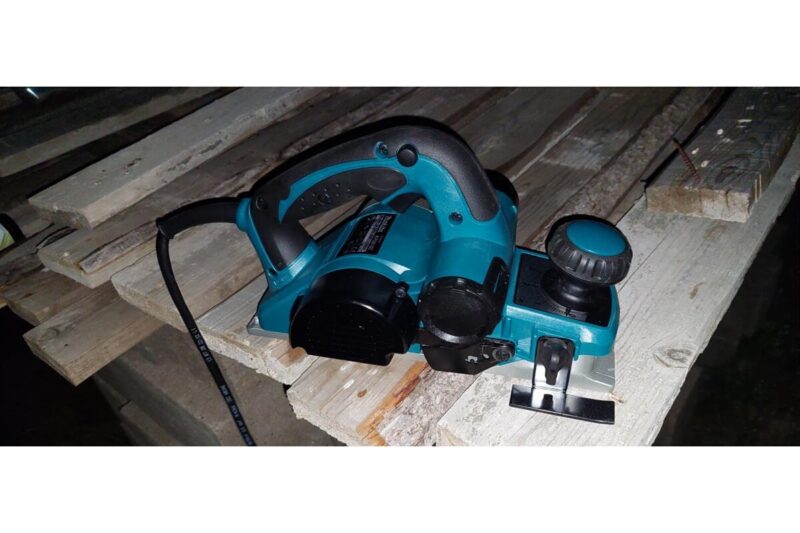 Рубанок Makita KP 0810 C