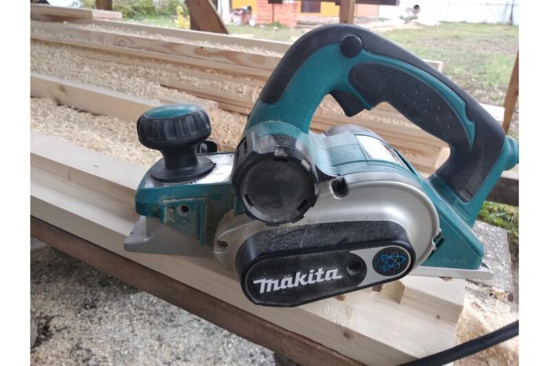 Рубанок Makita KP 0810 C