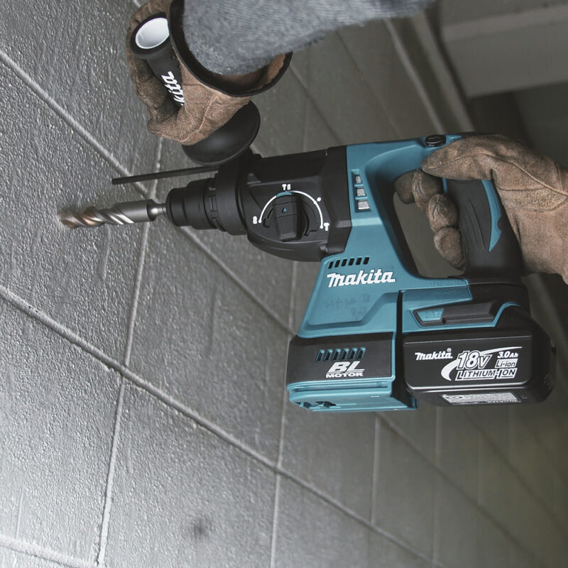 Аккумуляторный бесщеточный перфоратор Makita SDS+,18В, 1x5Ач, Li-ion DHR242RT